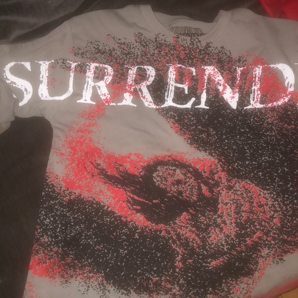 Surrender tee🔥💪🏼